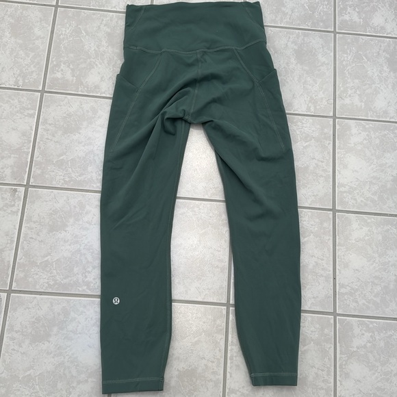 Lululemon Wonder train 25” leggings with  side pockets - Picture 2 of 3